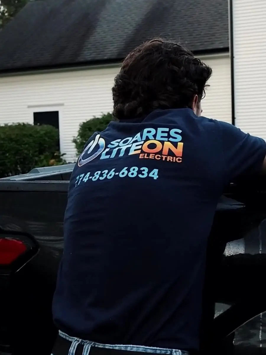 Electricians: Soares Liteon Electric