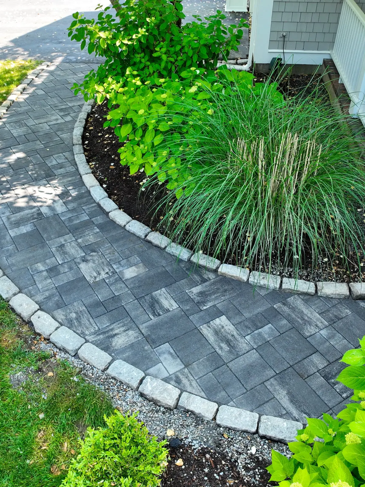 Landscaping: Contrast Landscape