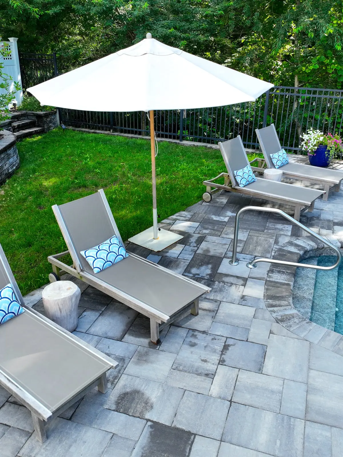 Landscaping: Contrast Landscape